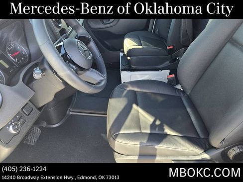 Used 2025 Mercedes-Benz Sprinter 2500 image 14