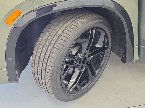 New 2026 Volkswagen Tiguan SE R-Line FWD image 31