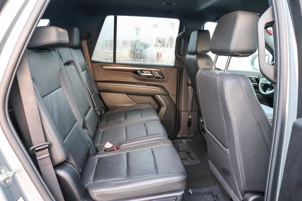 Used 2025 Chevrolet Tahoe LT AWD/4WD image 17