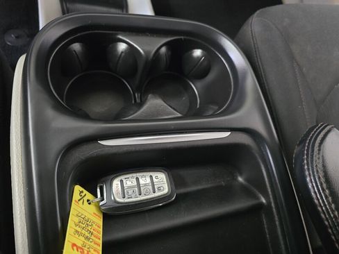 Used 2018 Chrysler Pacifica Touring Plus w/ Tire & Wheel Group image 22