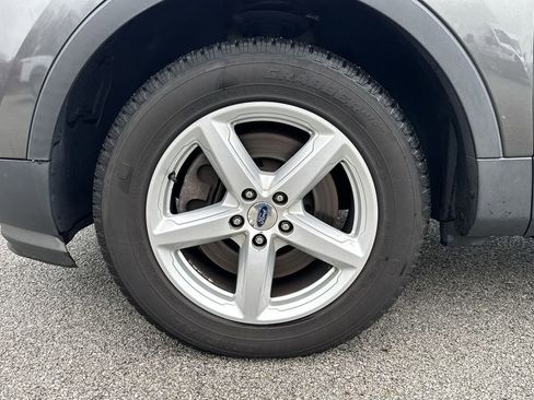 Used 2017 Ford Explorer XLT w/ Equipment Group 201A image 18