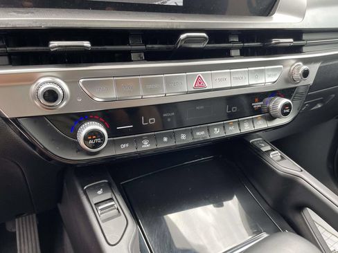 Used 2025 Kia Telluride S FWD image 26