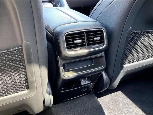 Used 2023 Mercedes-Benz GLE 350 4MATIC image 25