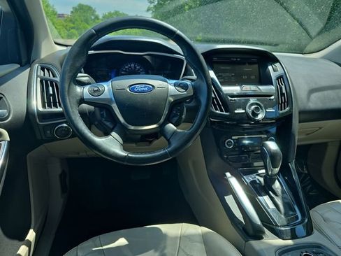 Used 2013 Ford Focus Electric Hatchback FWD image 18