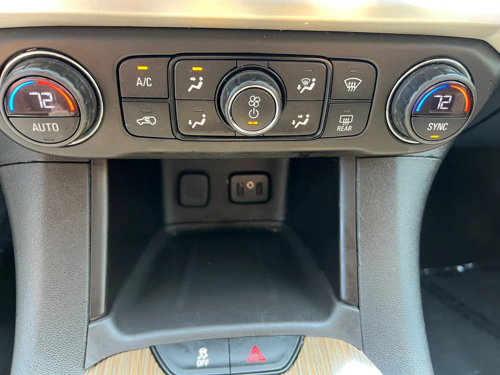 Used 2019 GMC Acadia SLE FWD image 24