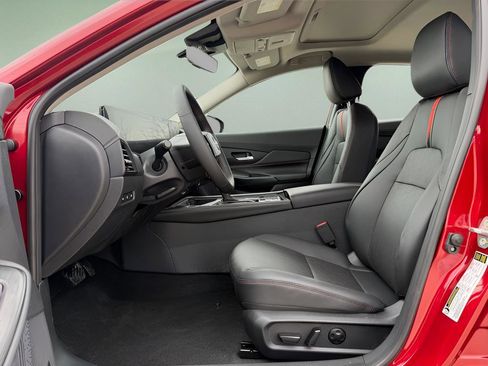 New 2026 Nissan Sentra SR w/ SR Premium Package FWD image 13