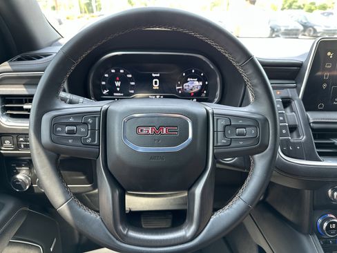 Used 2024 GMC Yukon AT4 w/ Technology Package AWD/4WD image 11