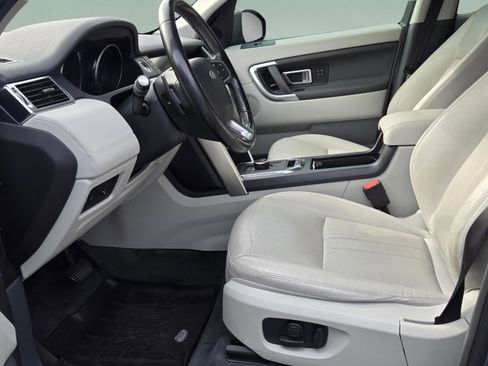 Used 2019 Land Rover Discovery Sport HSE image 13