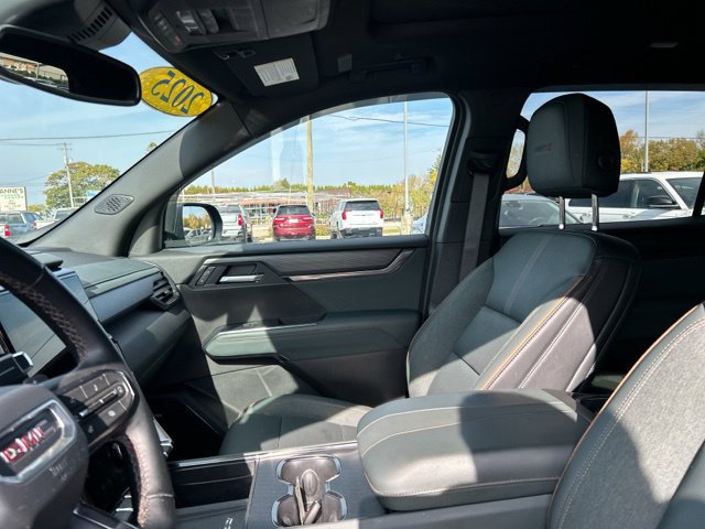Used 2025 GMC Acadia AT4 w/ Luxury Package AWD/4WD image 31