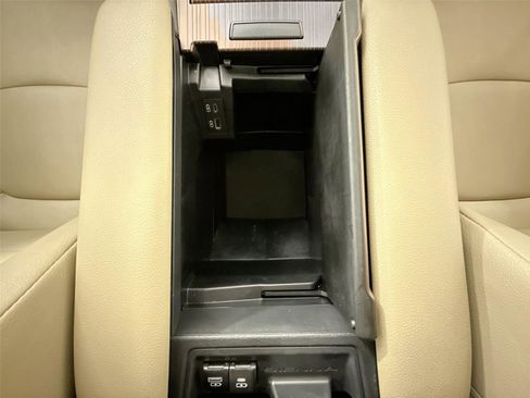 Certified 2023 Toyota Sienna XLE image 33