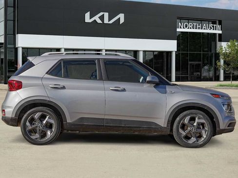Used 2022 Hyundai Venue SEL image 7