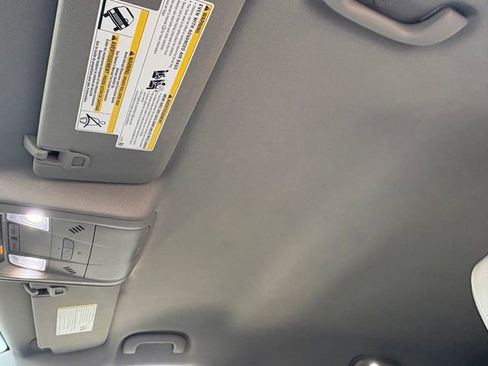 Used 2021 Cadillac XT4 Luxury w/ Cold Weather Package image 32