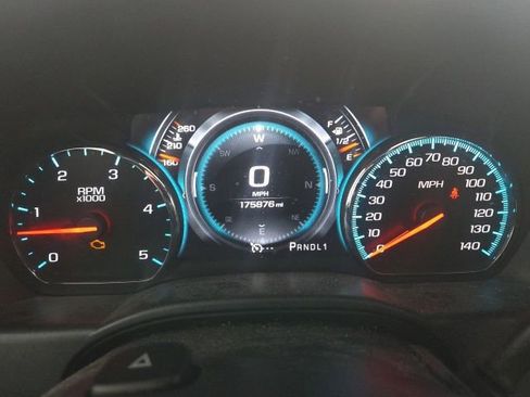 Used 2017 GMC Sierra 2500 Denali w/ Duramax Plus Package AWD/4WD image 39