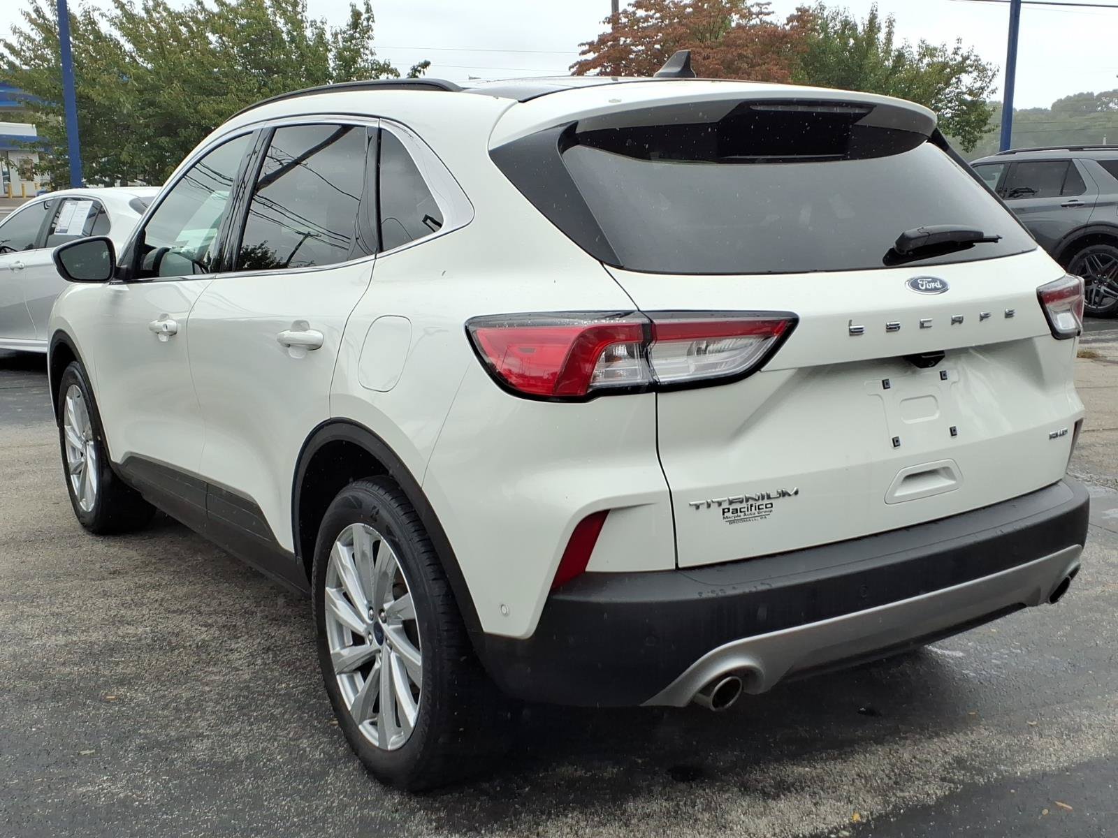 Certified 2022 Ford Escape Titanium w/ Titanium Elite Package AWD/4WD image 6
