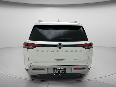 Used 2024 Nissan Pathfinder SL AWD/4WD image 7
