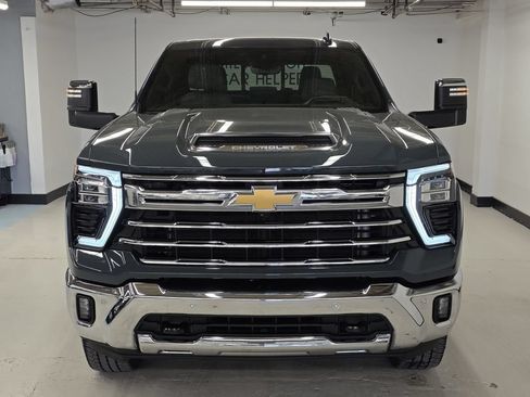 Used 2025 Chevrolet Silverado 2500 LTZ w/ LTZ Premium Package AWD/4WD image 2