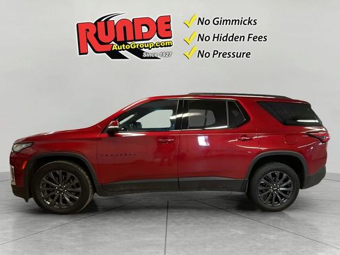 Used 2022 Chevrolet Traverse RS image 2