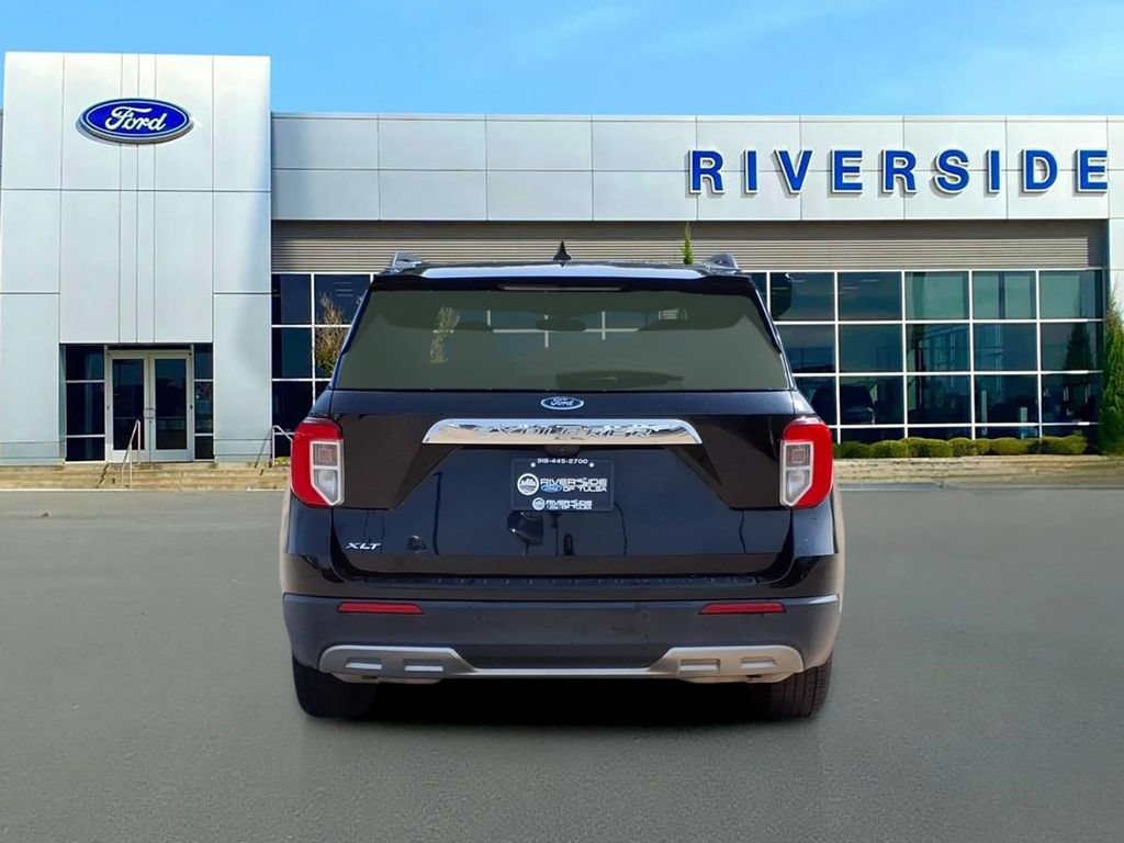 Used 2023 Ford Explorer XLT w/ Equipment Group 202A RWD image 6