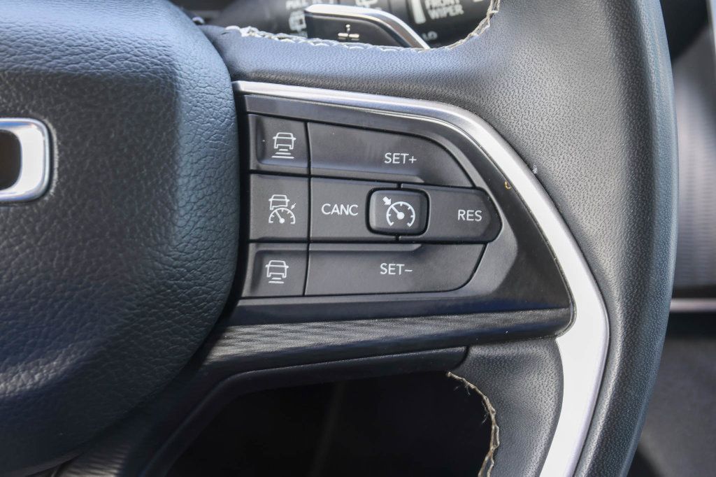 Used 2023 Jeep Grand Cherokee L Laredo AWD/4WD image 29