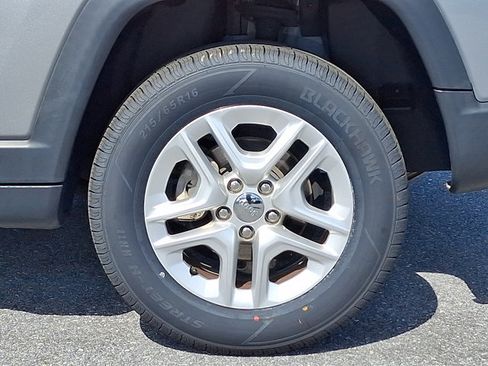 Used 2018 Jeep Compass Sport AWD/4WD image 8