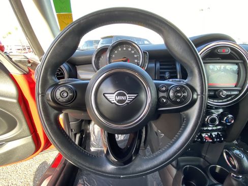 Used 2019 MINI Cooper 2-Door Hardtop image 25