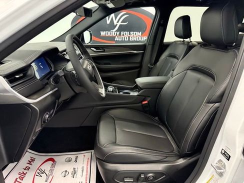 New 2026 Jeep Grand Cherokee Limited image 11