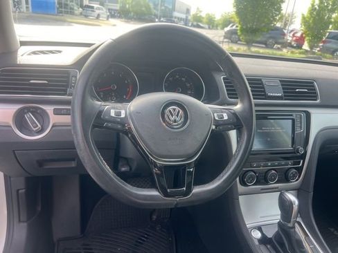 Used 2019 Volkswagen Passat 2.0T Wolfsburg w/ Wheels & Sunroof Package image 16