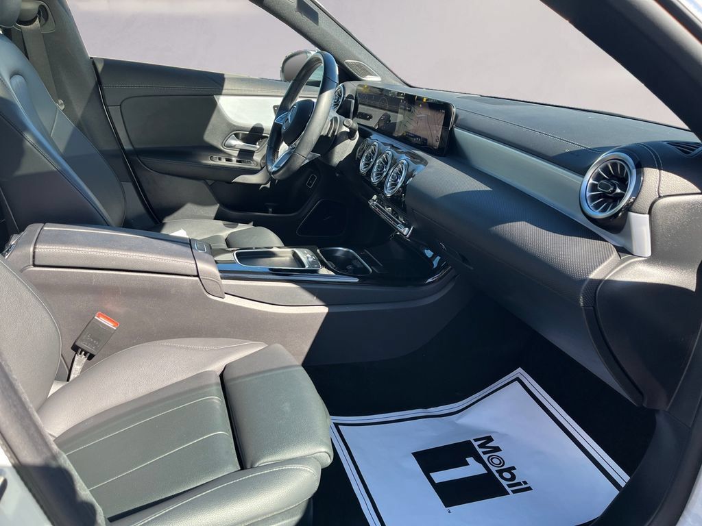 Used 2024 Mercedes-Benz CLA 250 4MATIC w/ Exclusive Package image 15