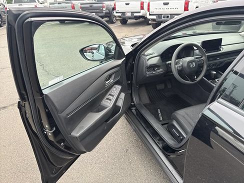 Used 2023 Honda Accord EX image 9