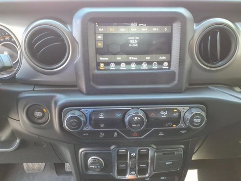 Used 2022 Jeep Wrangler Willys image 10