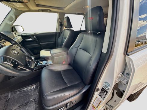 Used 2019 Toyota 4Runner TRD Off-Road Premium AWD/4WD image 13