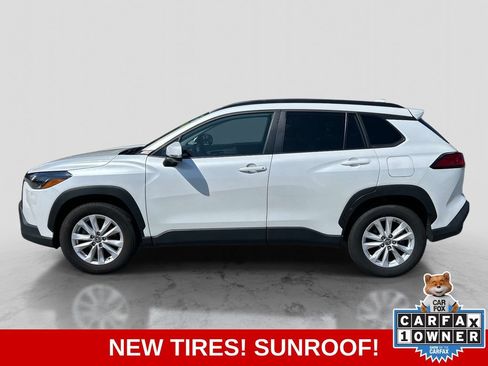 Used 2024 Toyota Corolla Cross LE w/ Moonroof Package AWD/4WD image 3