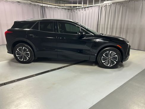 Used 2024 Chevrolet Blazer EV LT image 8