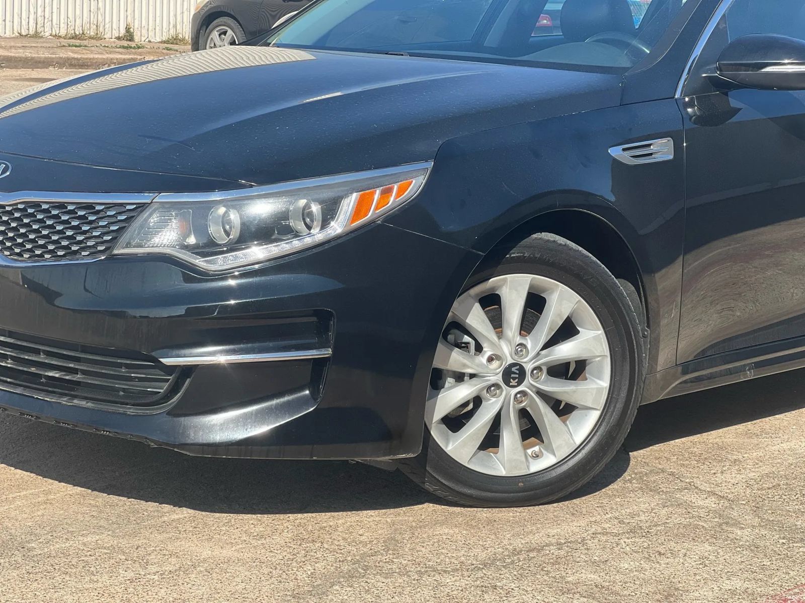 Used 2016 Kia Optima EX w/ Premium Package FWD image 3