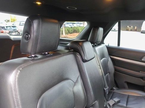 Used 2018 Ford Explorer XLT w/ Equipment Group 202A image 13