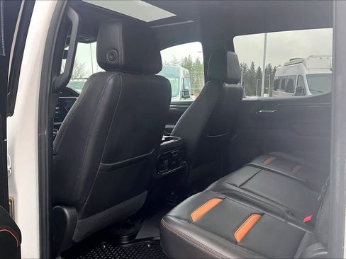 Used 2025 GMC Sierra 1500 AT4 w/ Technology Package image 12