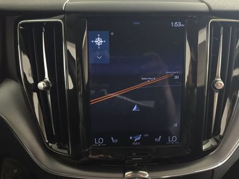 Used 2018 Volvo XC60 T5 Momentum w/ Convenience Package AWD/4WD image 18