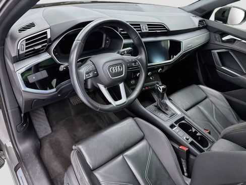 Used 2021 Audi Q3 2.0T Premium w/ Convenience Package AWD/4WD image 9