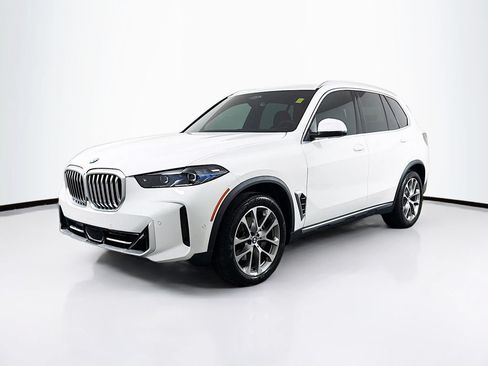 Used 2025 BMW X5 xDrive40i AWD/4WD image 3