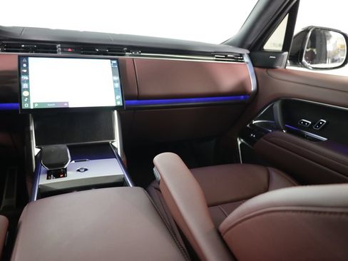Used 2025 Land Rover Range Rover SE AWD/4WD image 50