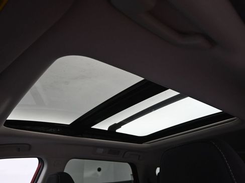 Used 2023 Nissan Pathfinder SV w/ SV Premium Package image 24