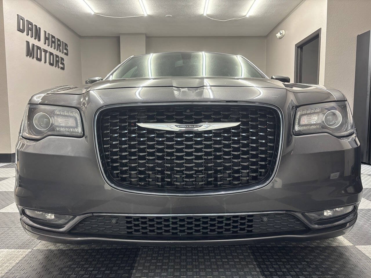 Used 2017 Chrysler 300 S w/ 300S Premium Group AWD/4WD image 3
