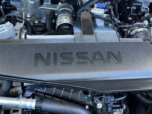 Used 2024 Nissan Rogue S image 33