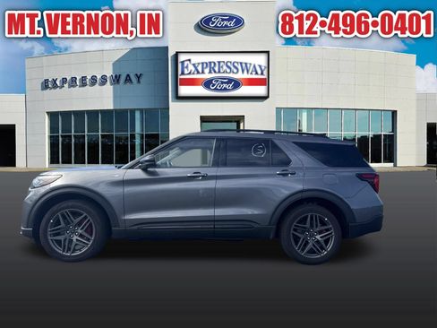 Used 2025 Ford Explorer ST-Line w/ ST-Line Street Pack AWD/4WD image 15