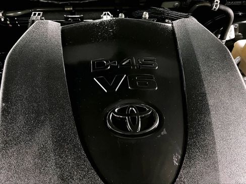 Used 2022 Toyota Tacoma TRD Sport w/ Technology Package image 32