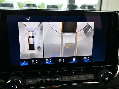 Used 2023 Chevrolet Colorado LT w/ LT Convenience Package II AWD/4WD image 20