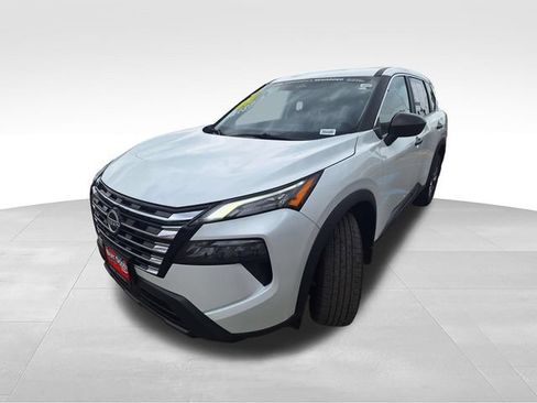 Certified 2025 Nissan Rogue S AWD/4WD image 4
