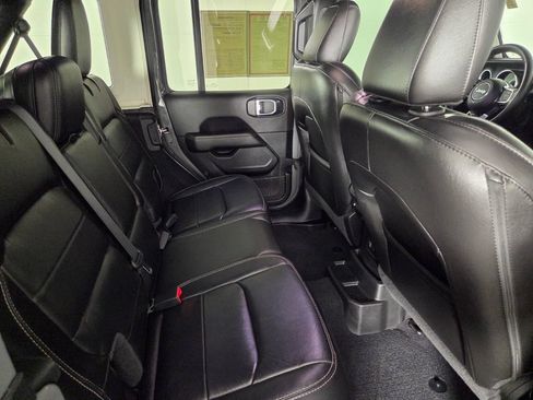 Used 2020 Jeep Wrangler Unlimited Sahara AWD/4WD image 29