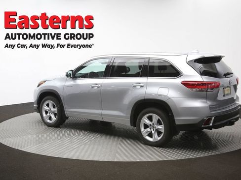 Used 2019 Toyota Highlander Limited w/ Carpet Mat Package (TMS) AWD/4WD image 69