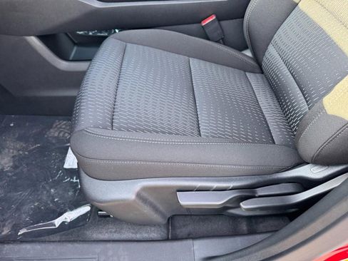 New 2026 Chevrolet Equinox LT image 9